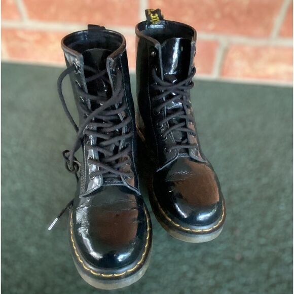Dr Martens 1460 8 eye  patent leather boots - Picture 5 of 16